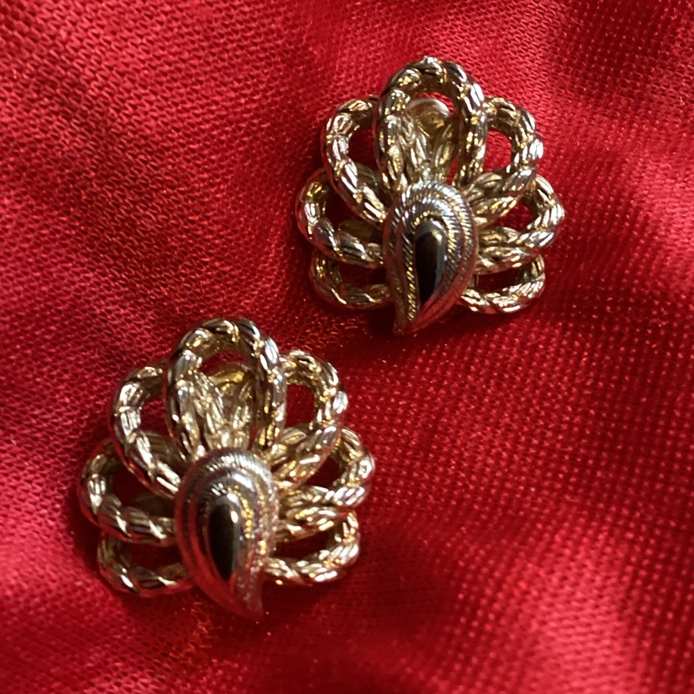 Vintage 1950s Monet Gold Peacock Feathers Clip Earrings